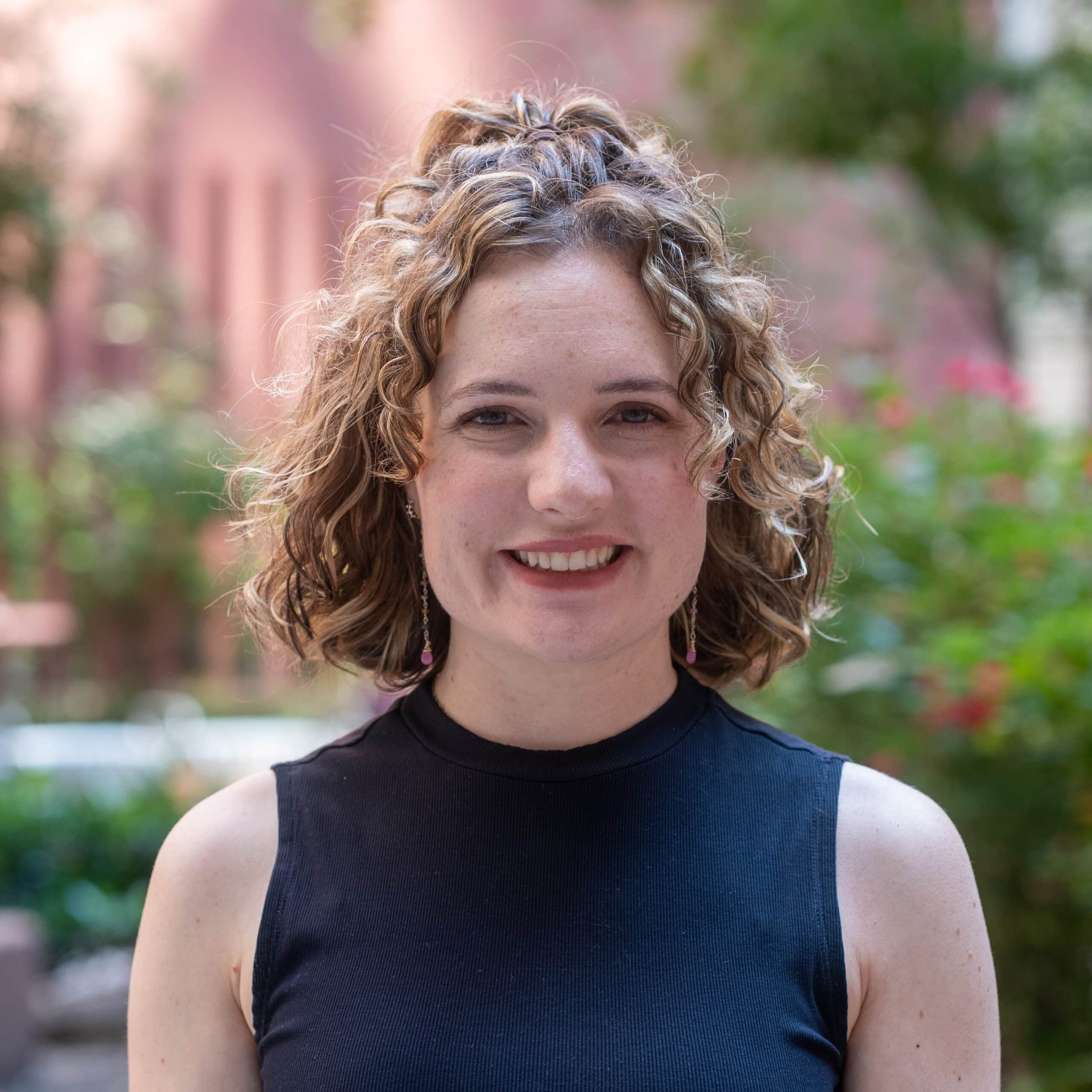 Emma Scholz headshot