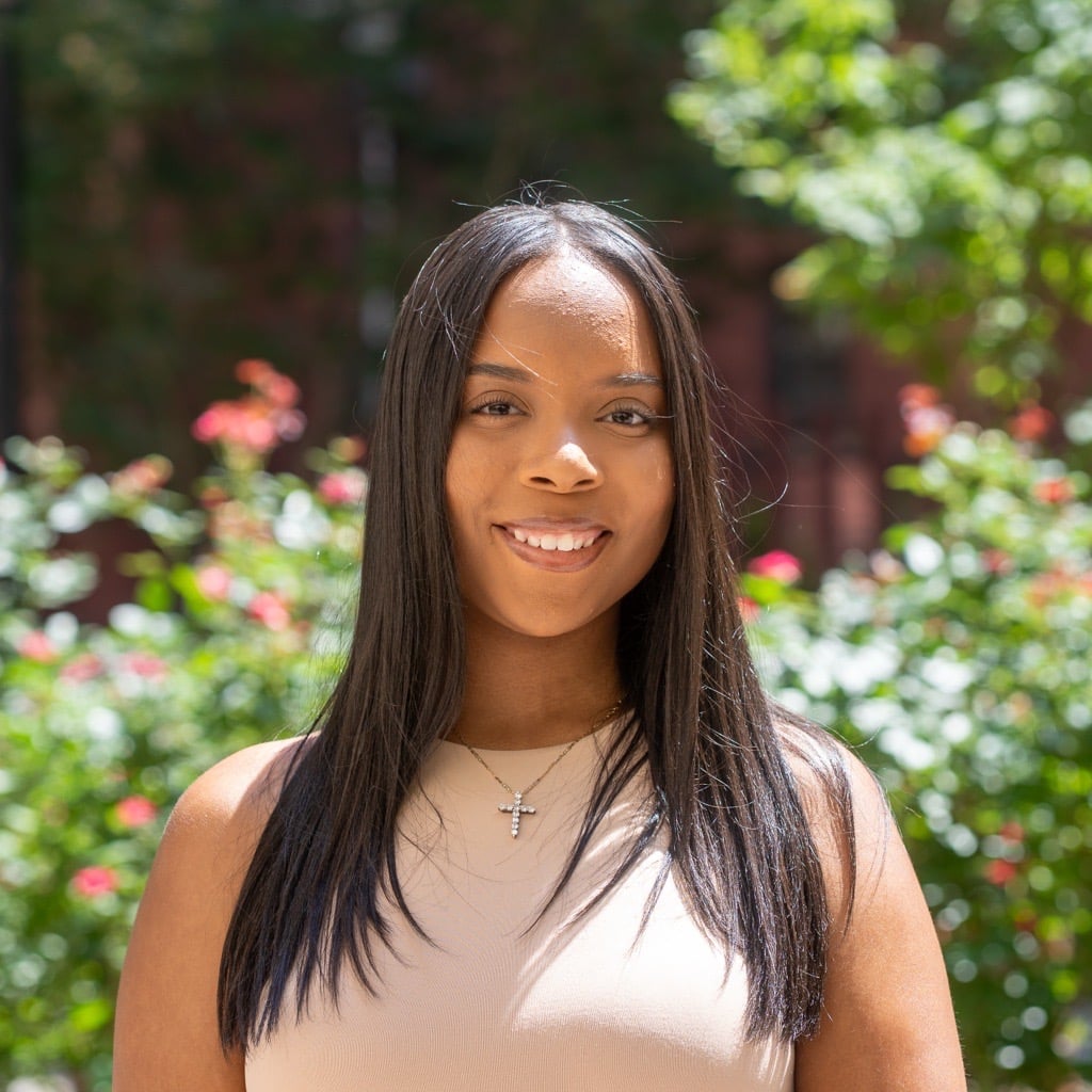 Alexis Scott headshot