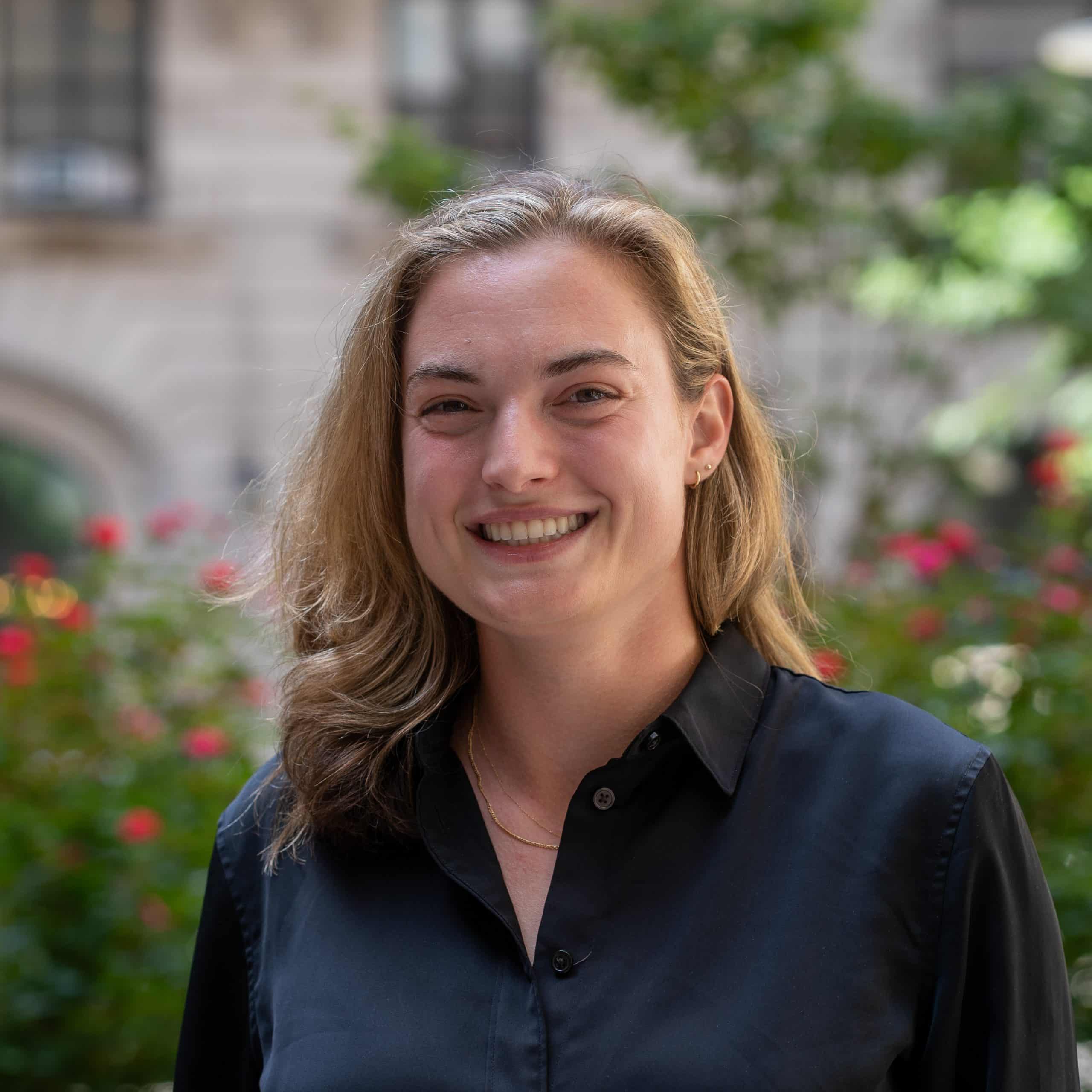 Julia Lambert headshot