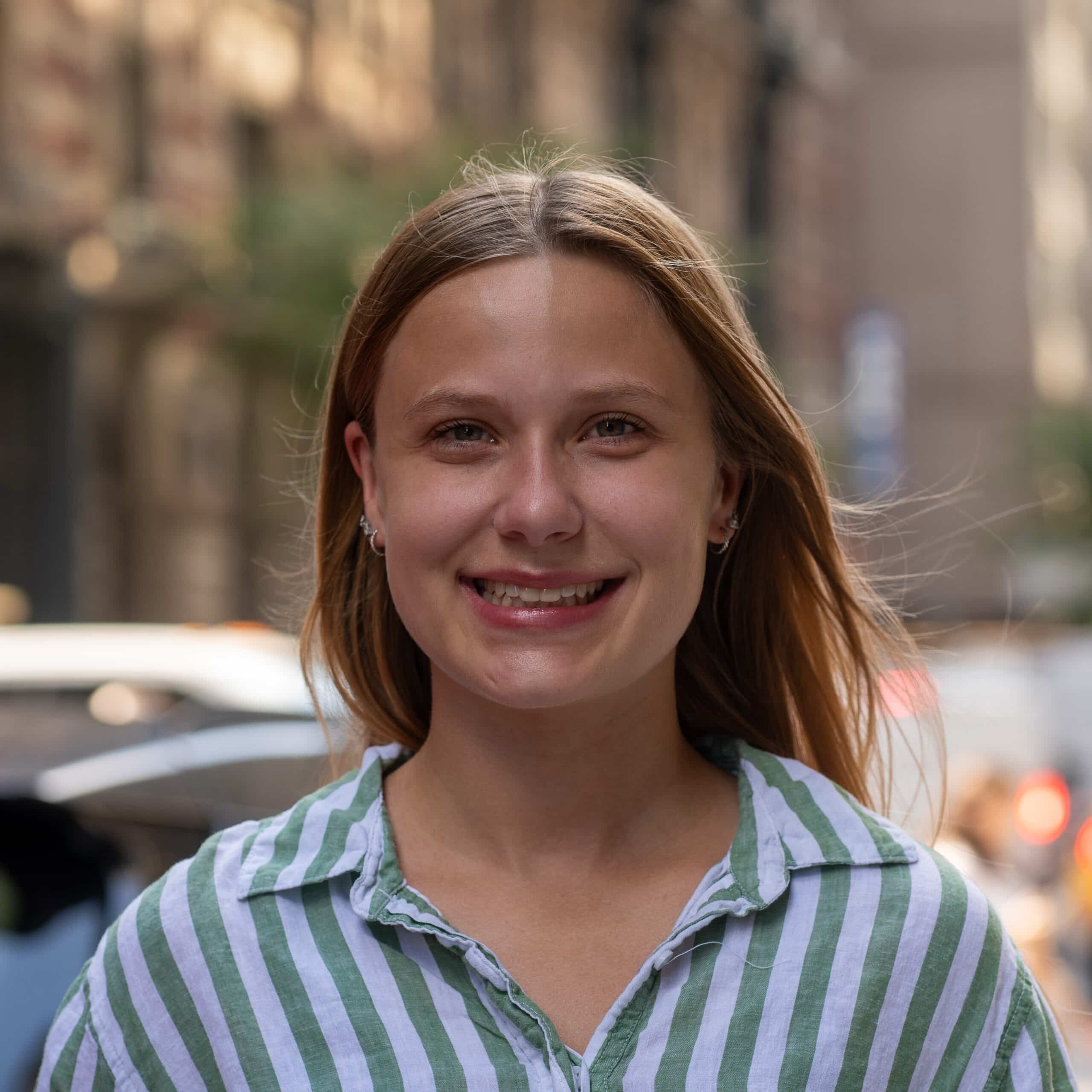Heather Holzer headshot